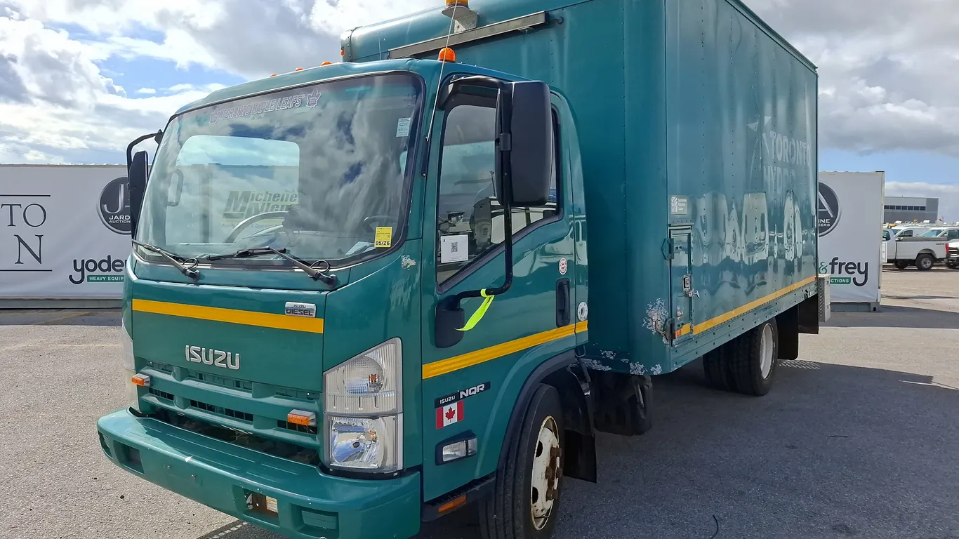 2014 Isuzu NQR S/A Service Truck