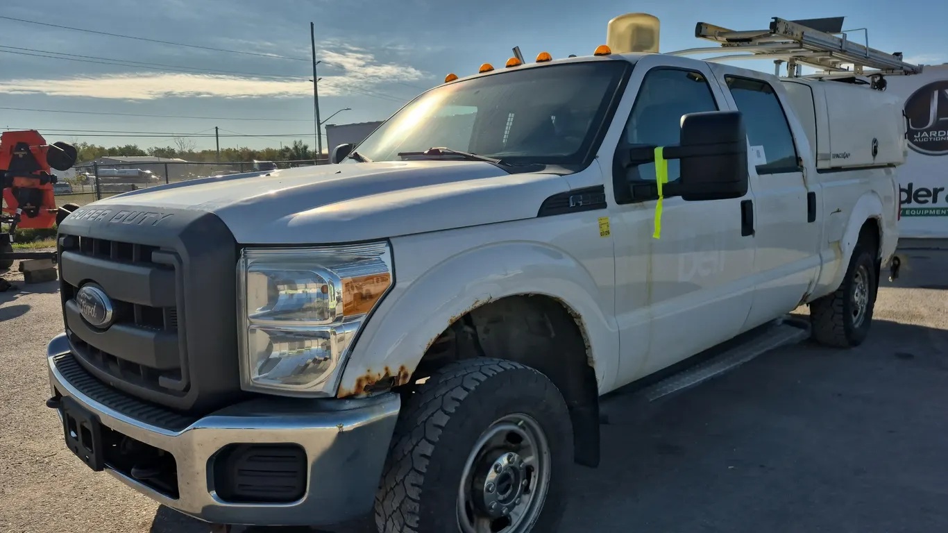 2015 Ford F-250 Super Duty 4x4 XL 4dr Crew Cab 6.8 ft. SB Pickup 4x4