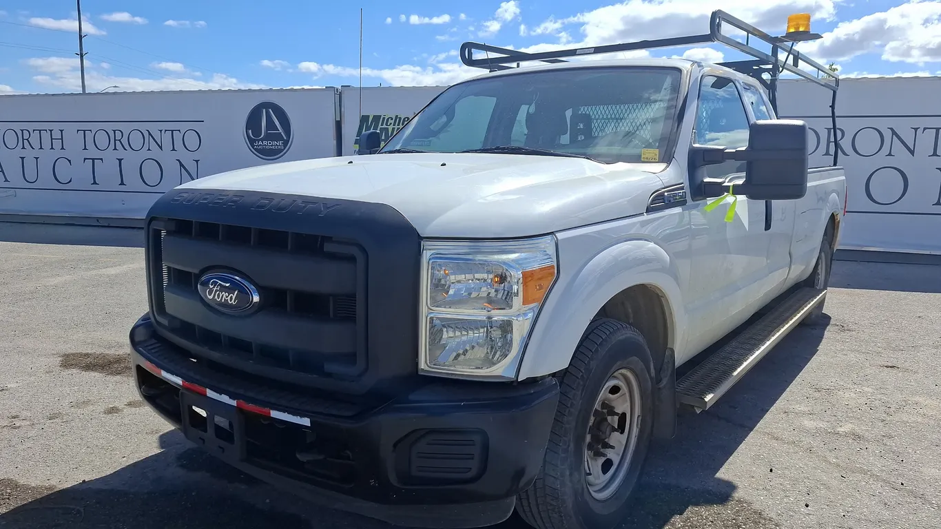 2015 Ford F-250 Super Duty 4x2 XL 4dr SuperCab 6.8 ft. SB Pickup RWD