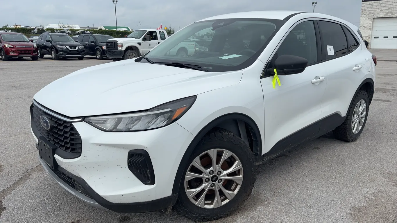 Non-Operable 2023 Ford Escape