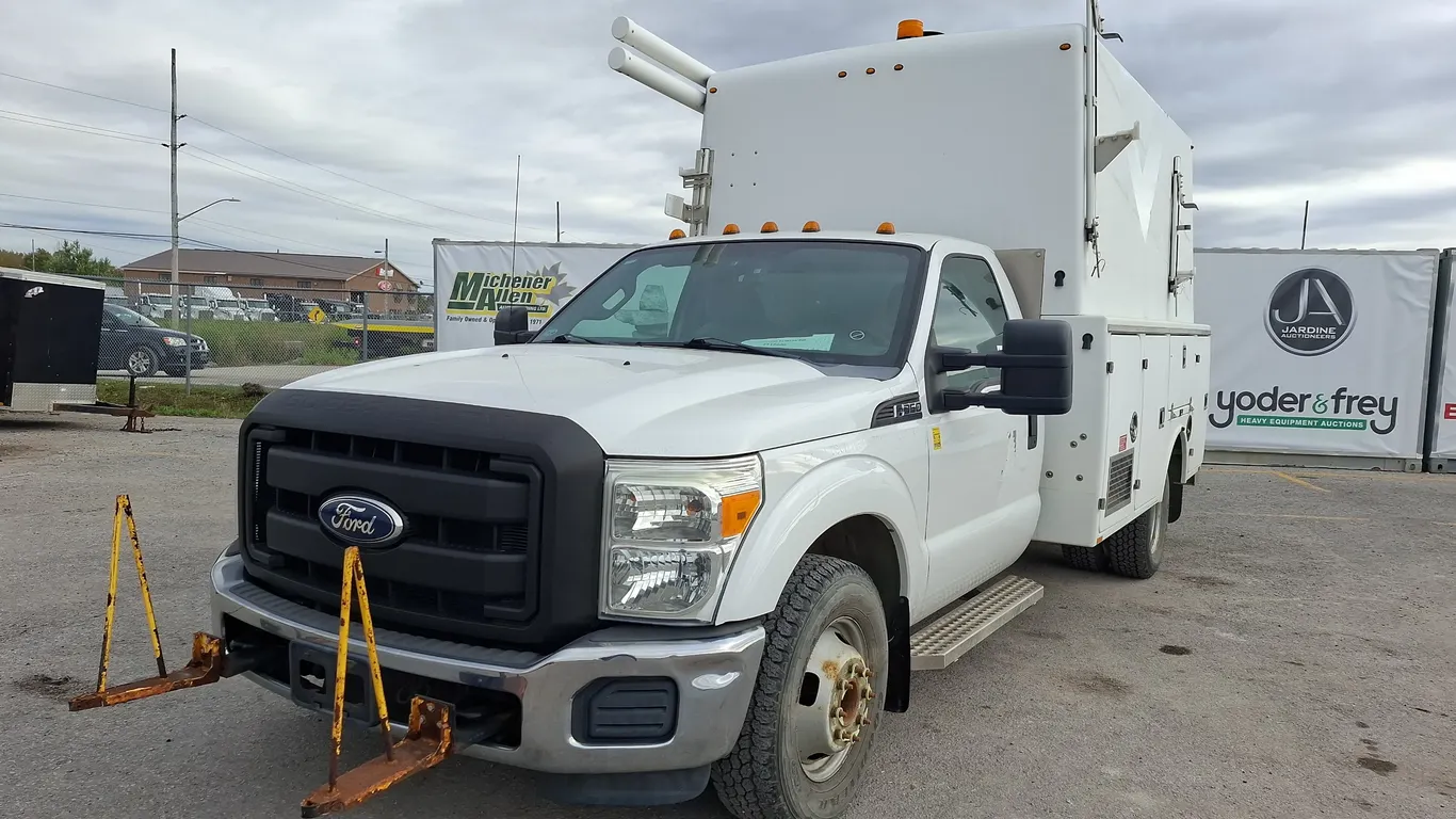 2012 Ford F-350 Super Duty XL S/A Service Truck