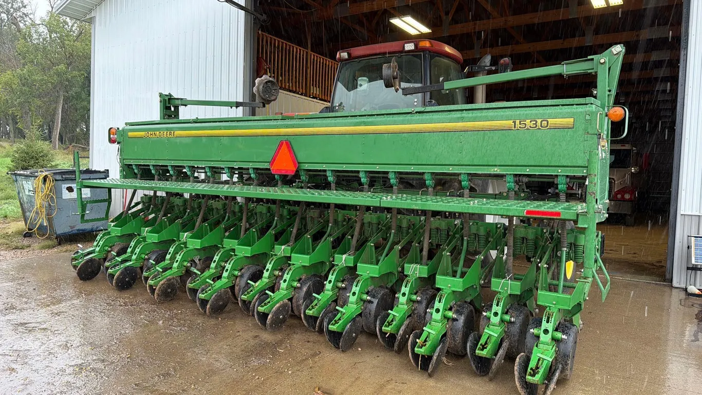 1991 John Deere 1530 20ft Grain Drill