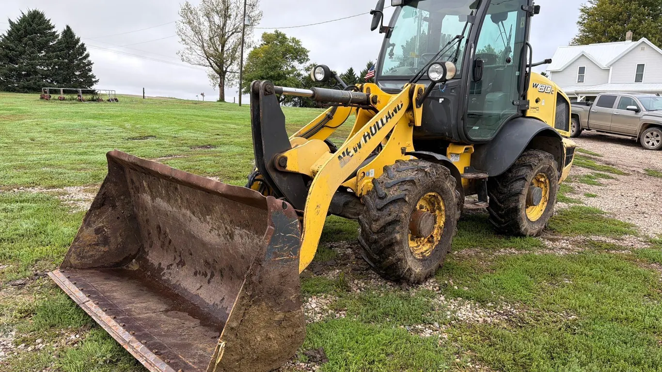 New Holland W80C Payloader