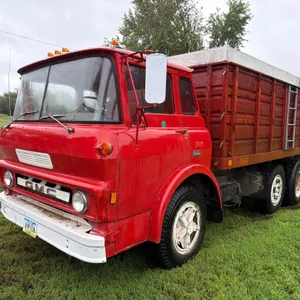 1970 GMC 5500 Semi Grain Truck