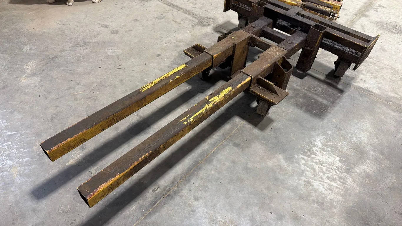 Goffer Model R-12 Tractor Splitting Stand