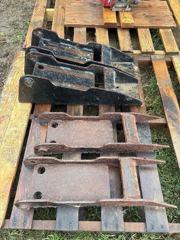 2 Sets Of Quick Attach Brackets