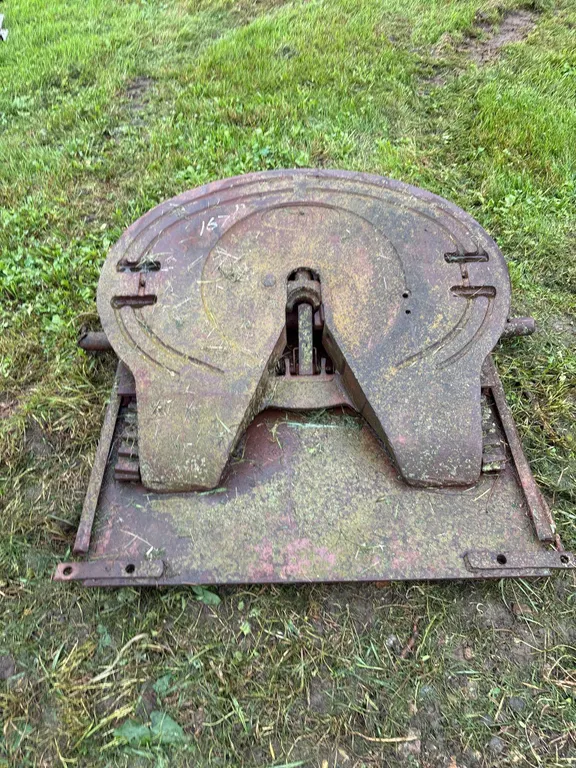Semi 5th Wheel Hitch Plate