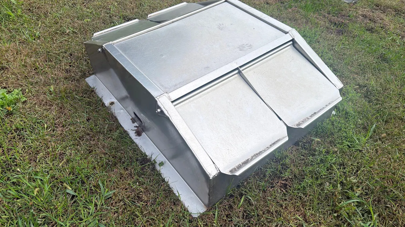 4 Hole Stainless Steel Hog Fountain