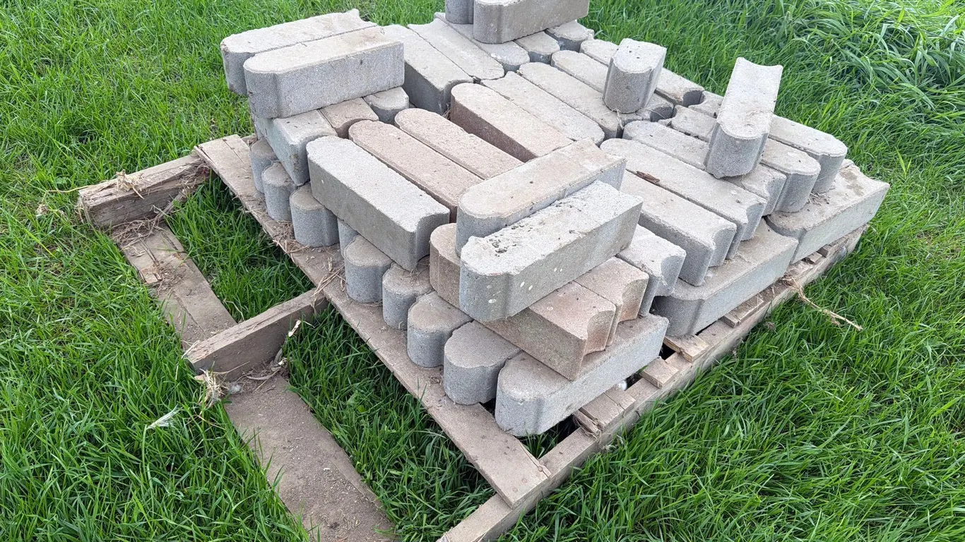 Pallet Of Landscape Pavers