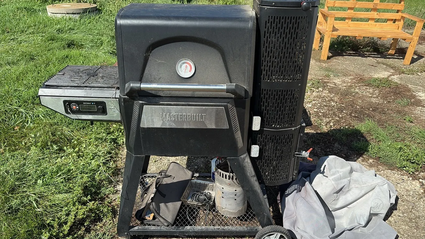 Masterbuilt Charcoal Smoker
