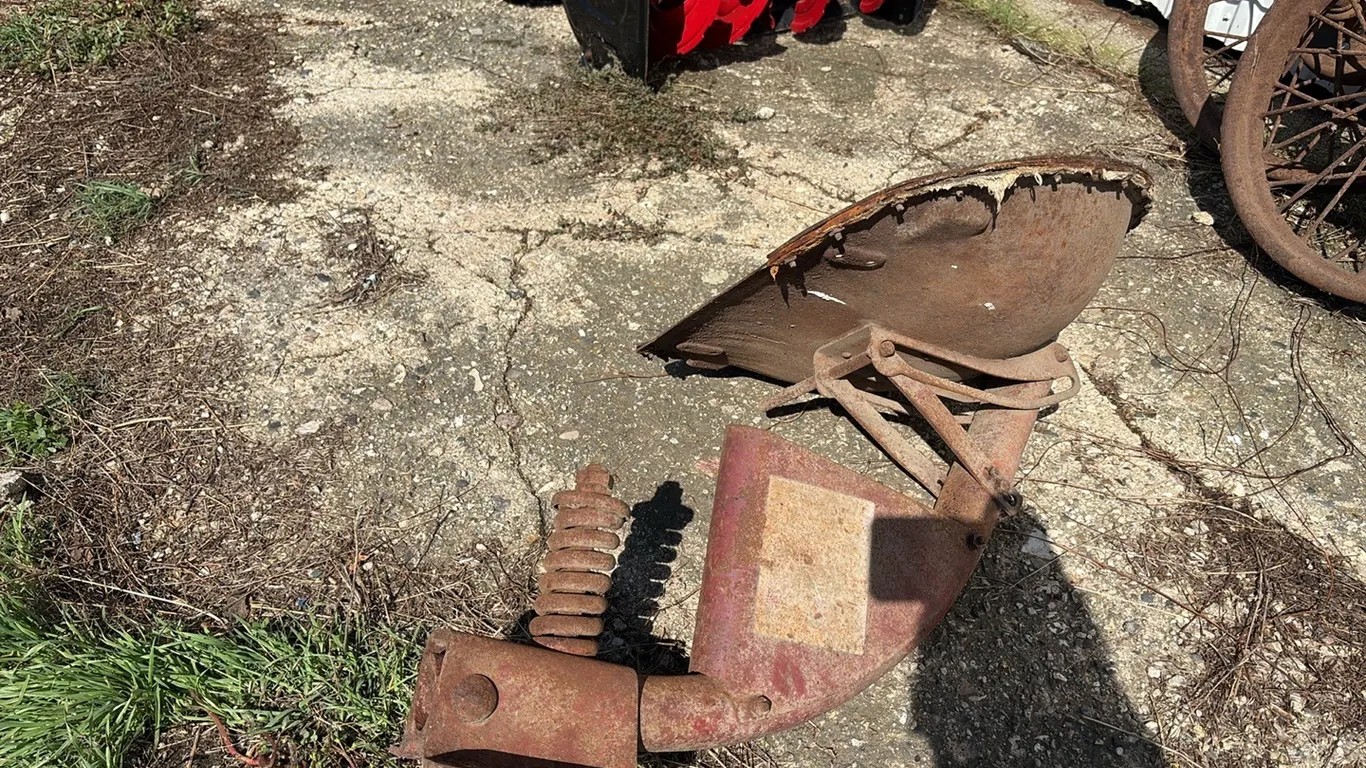 Tractor Seat with Bracket