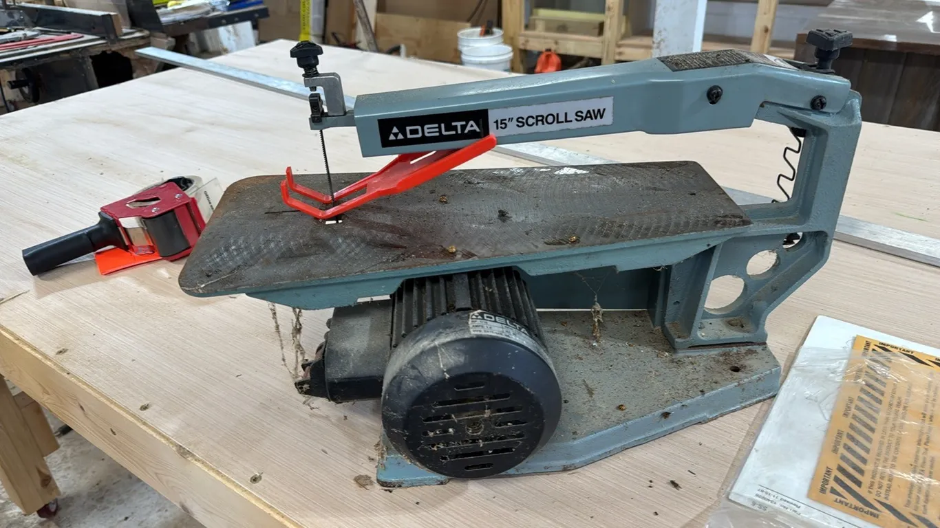 Delta scroll saw