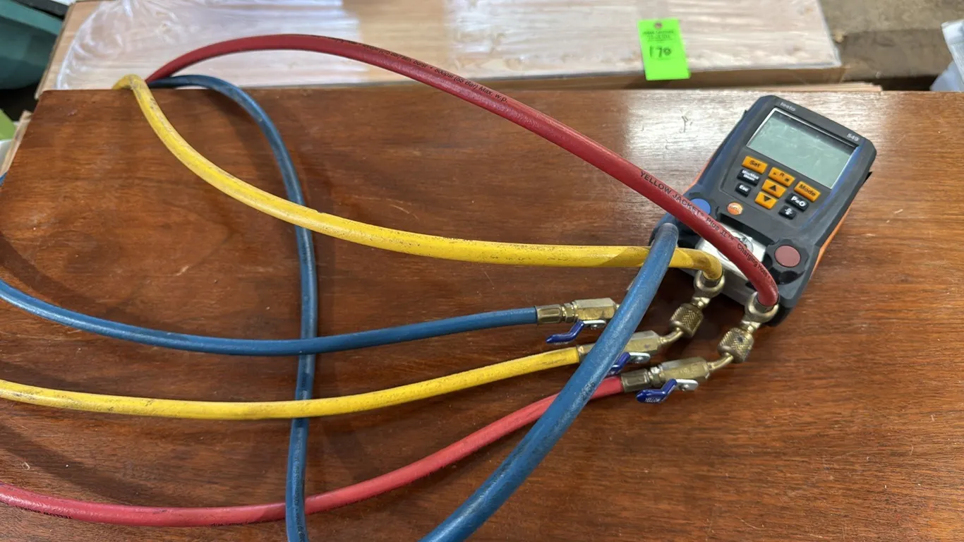 Refrigerant meter