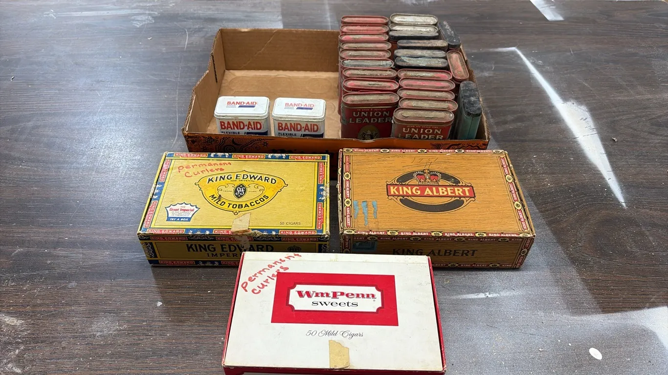Cigar Boxes & Tobacco Tins
