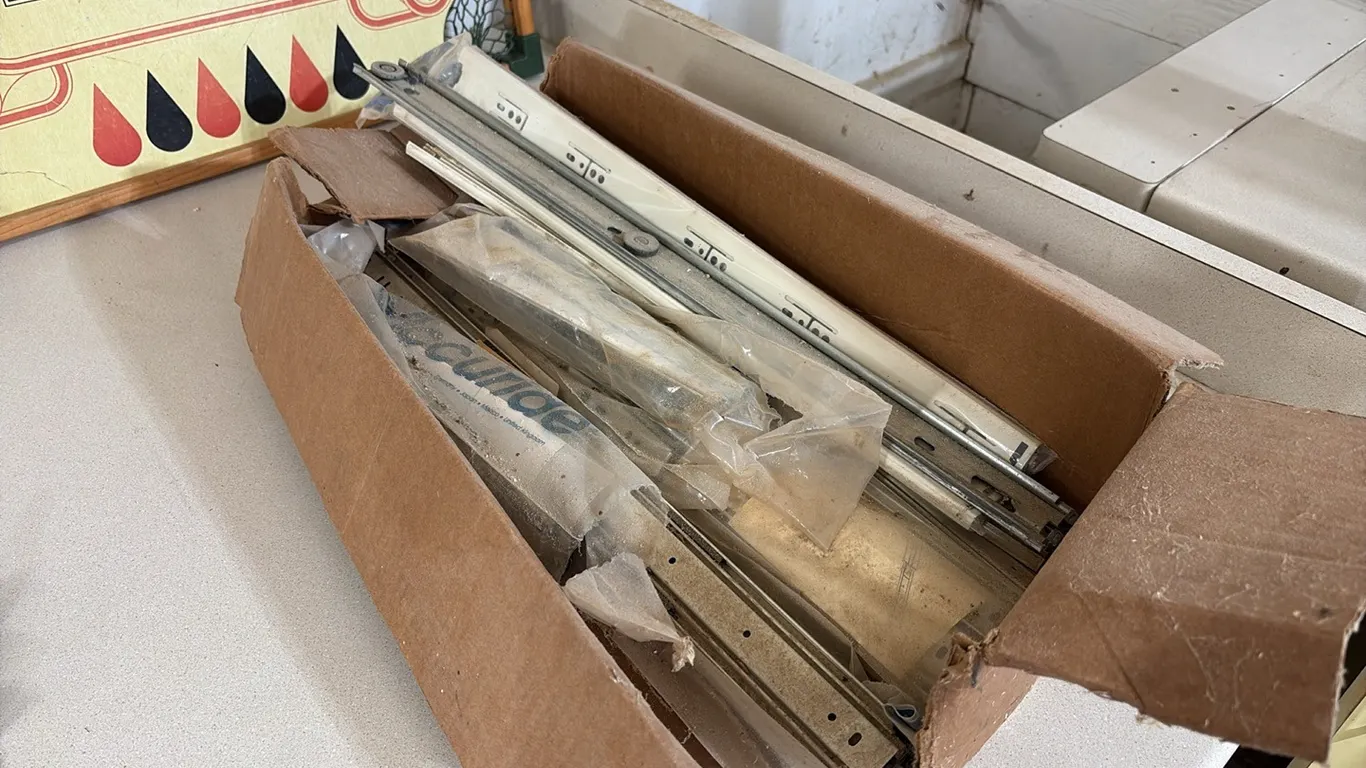 Box of Drawer Slides