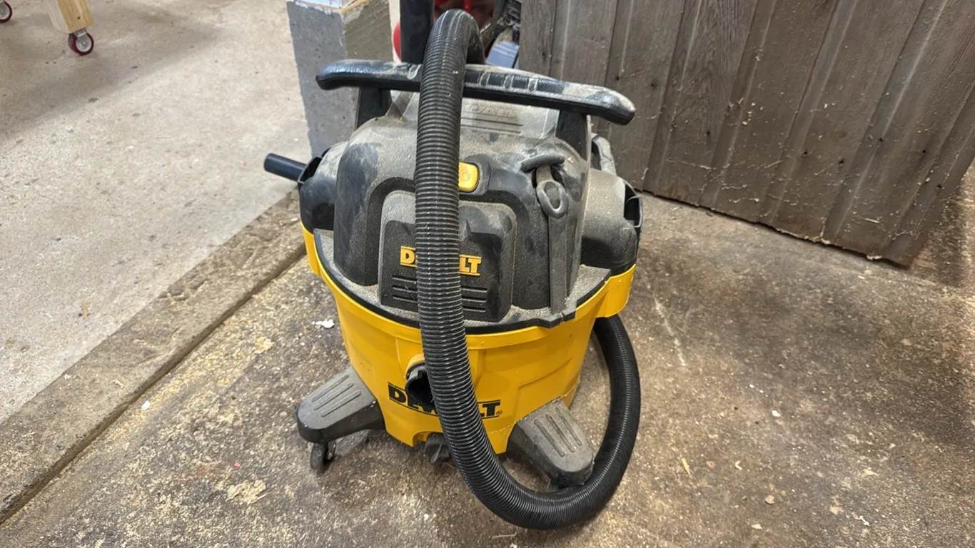 DeWalt wet/dry vac