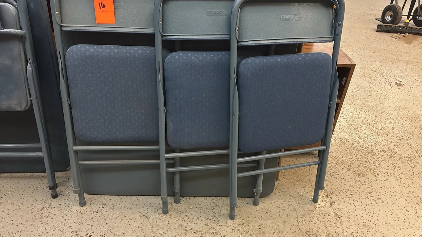 Card table with 3 chairs