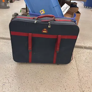 Samsonite suit case
