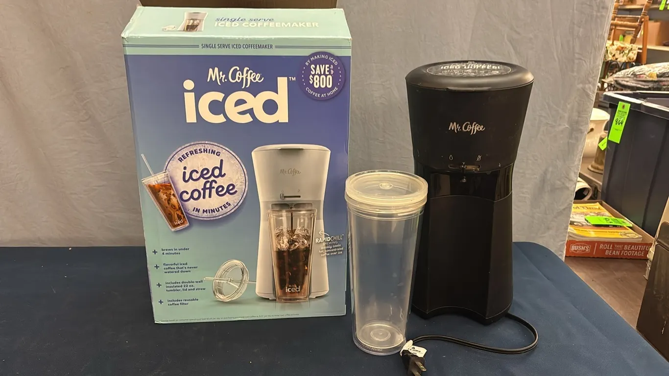 Iced coffee machine