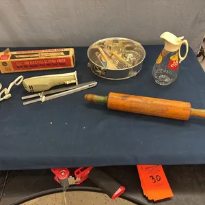 Roller, baking items, and Slicing knife