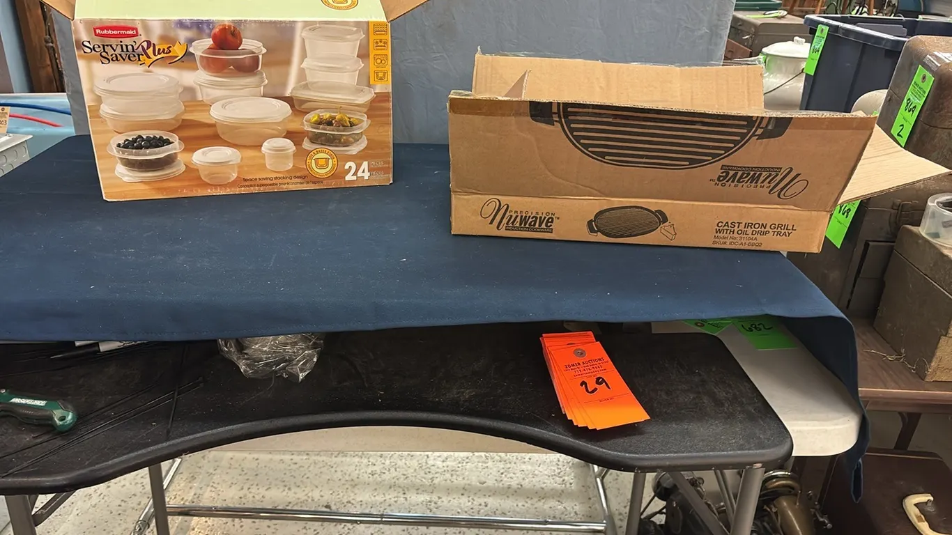 Cast iron grill and tupperware