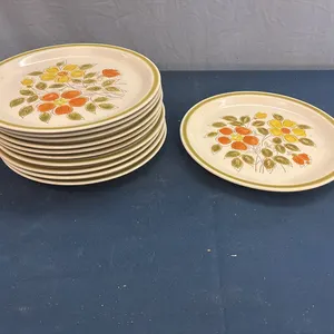 Floral dinner plates