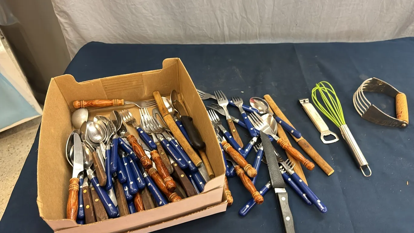 Utensils, flatware