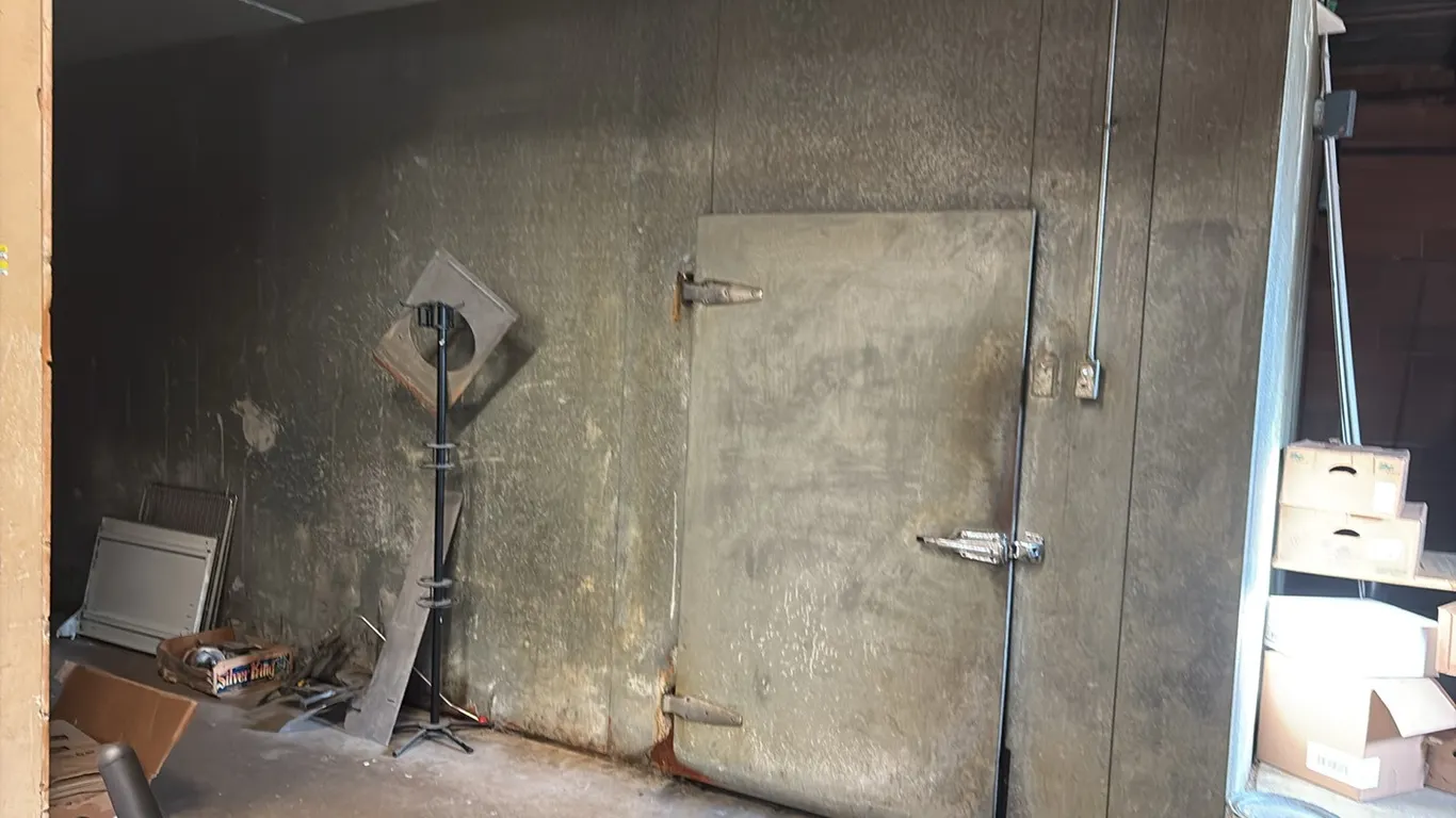 Master-Bilt Walk In Freezer