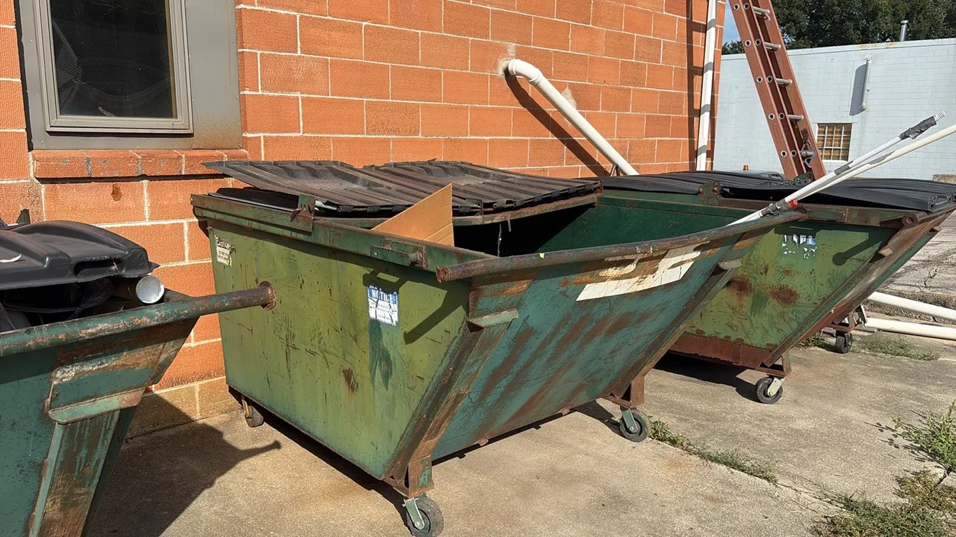 Green Commercial Dumpster (Middle Dumpster)