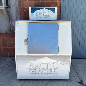 Artic Glacier Ice Chest