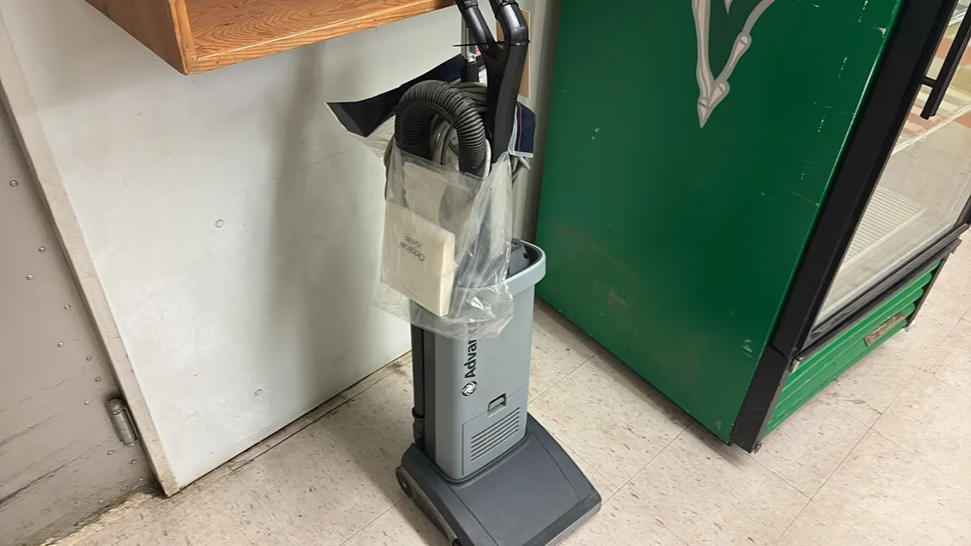 Advance VU500 Vacuum