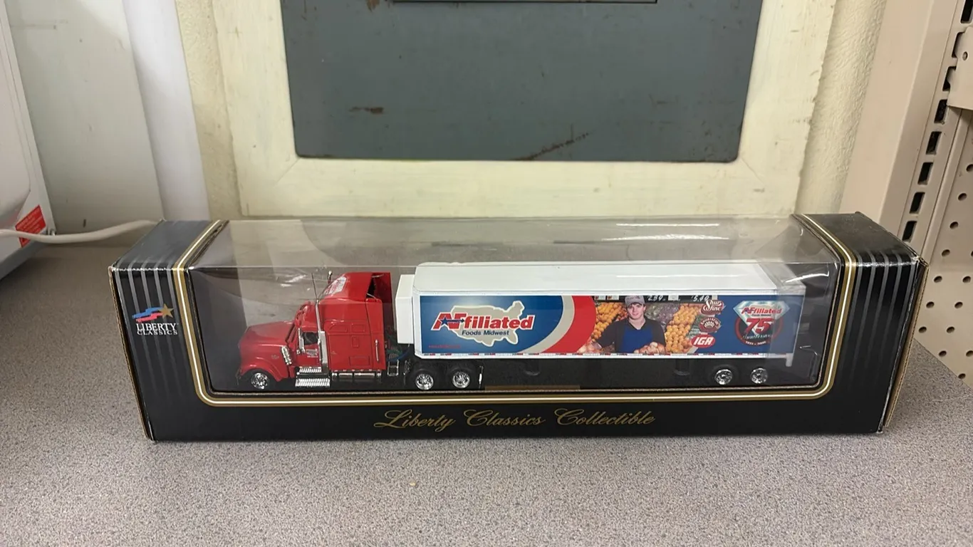 1/64 Affiliated Foods Truck