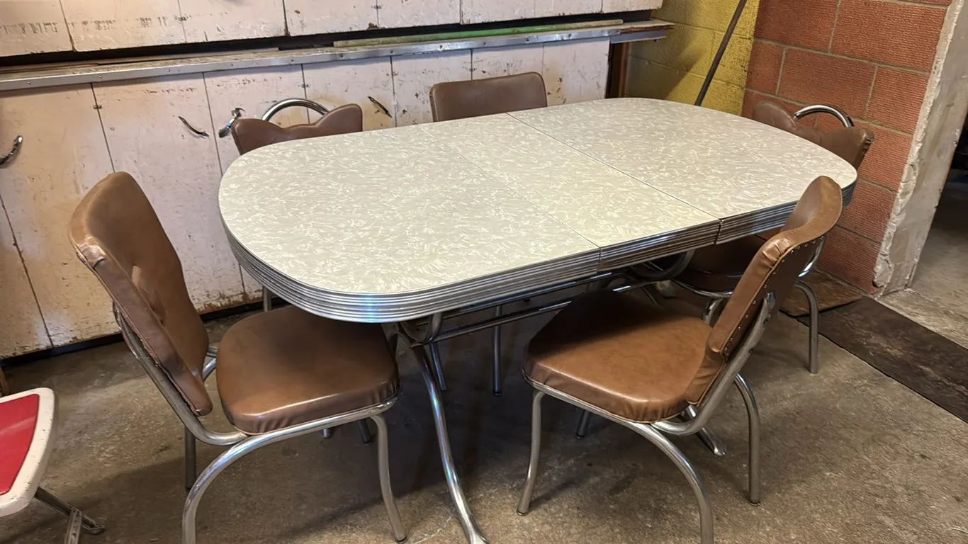 Chrome table & 4 chairs