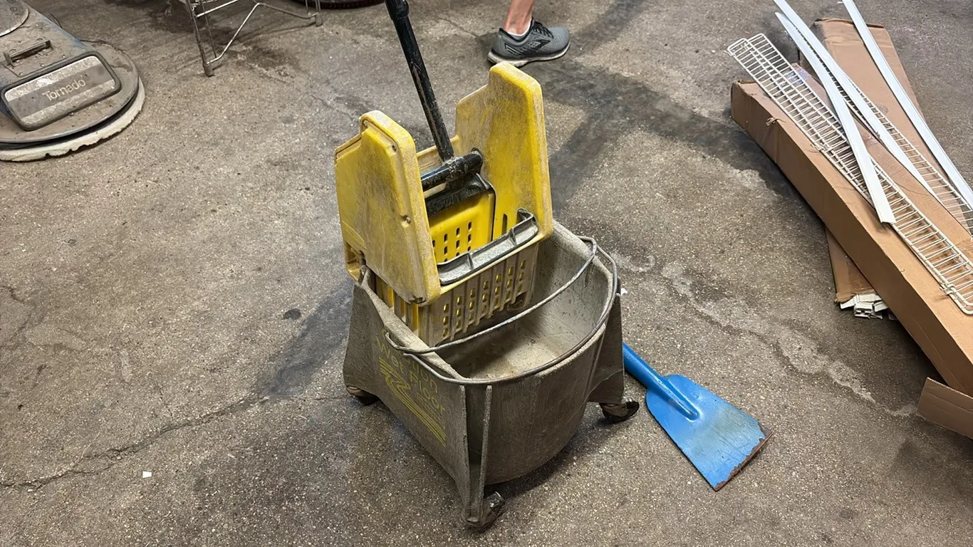 Mop Bucket & Scraper