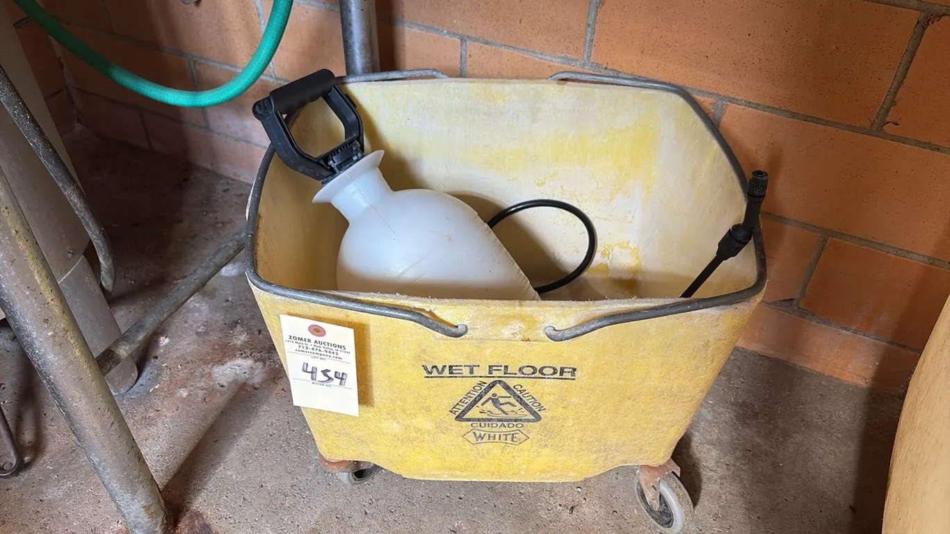 Mop Bucket & Sprayer
