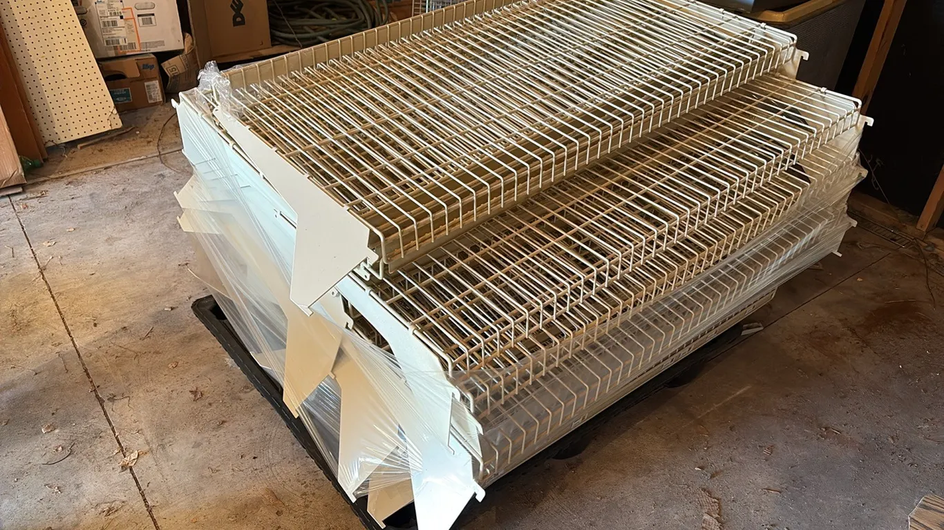Pallet of 4ft Wire Shelves