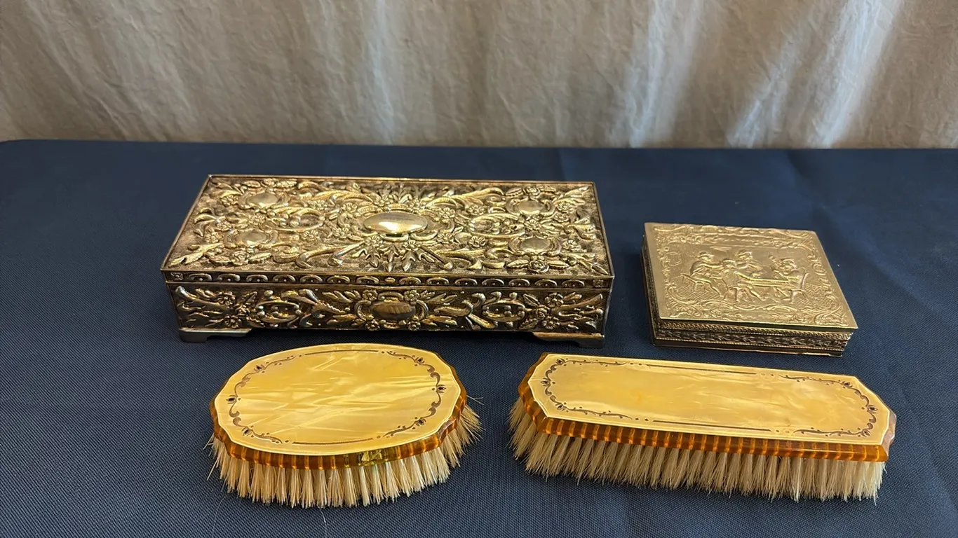 Jewelry Boxes & Brushes