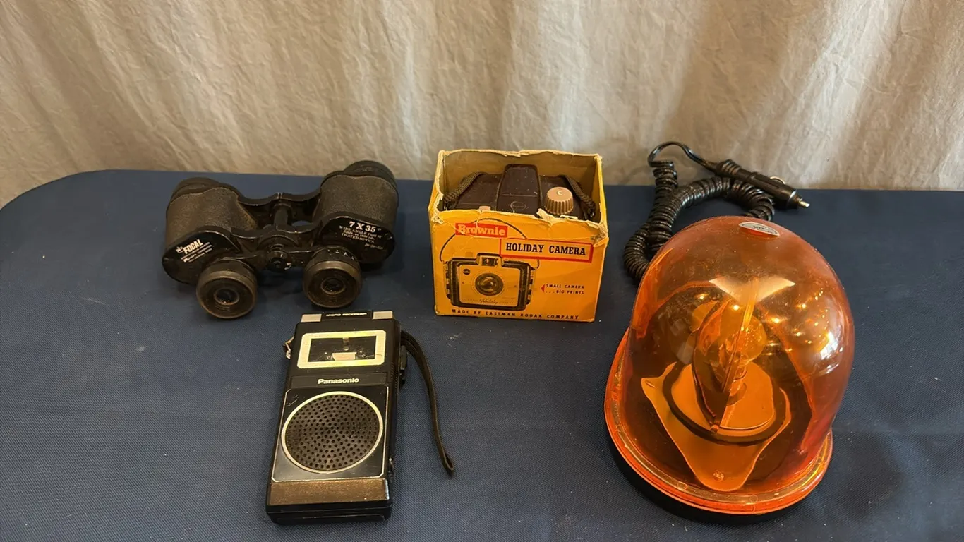 Vintage Electronics, Binoculars & Light