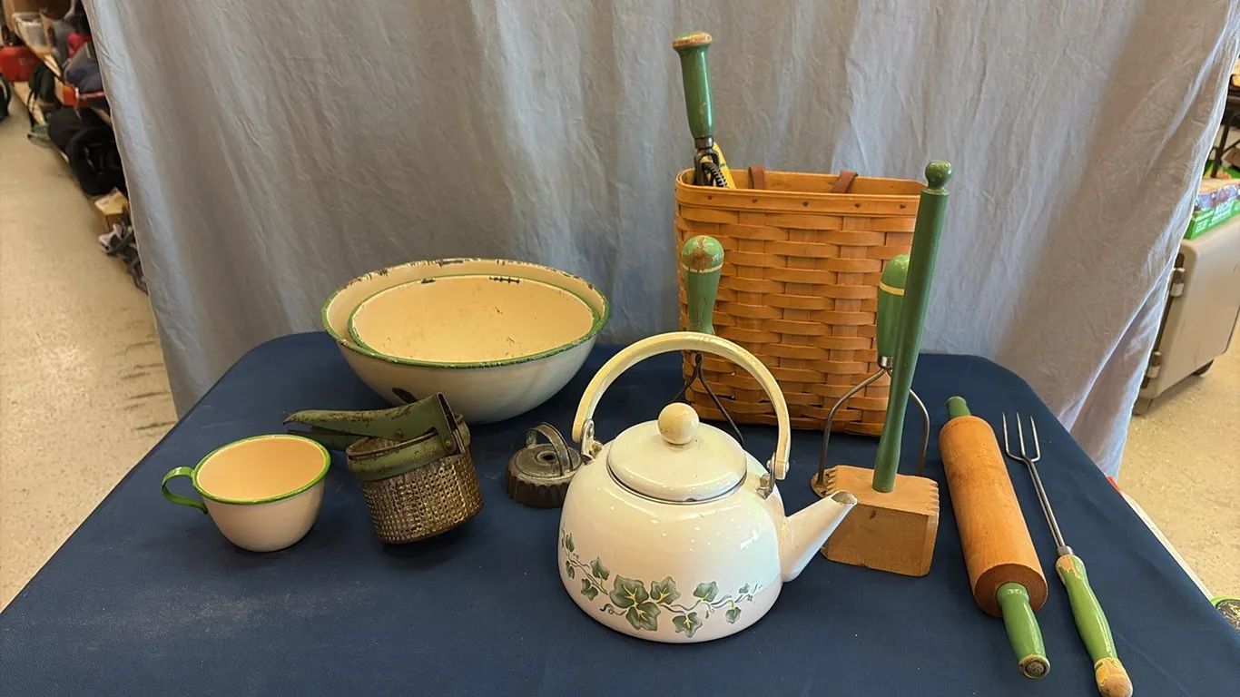 Vintage Kitchen Set