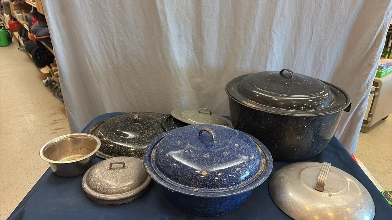 Graniteware Pans & Lids