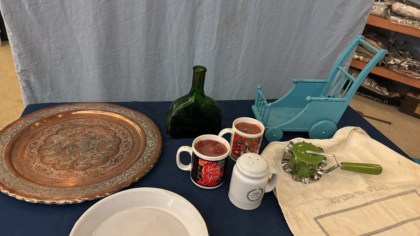 Candles, platters, kitchen goods