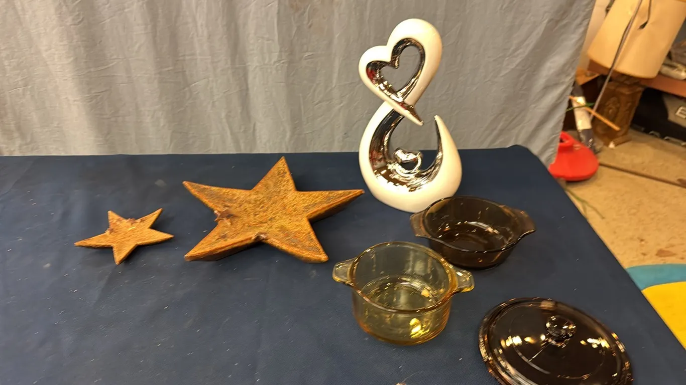 Stars, figure, bowls