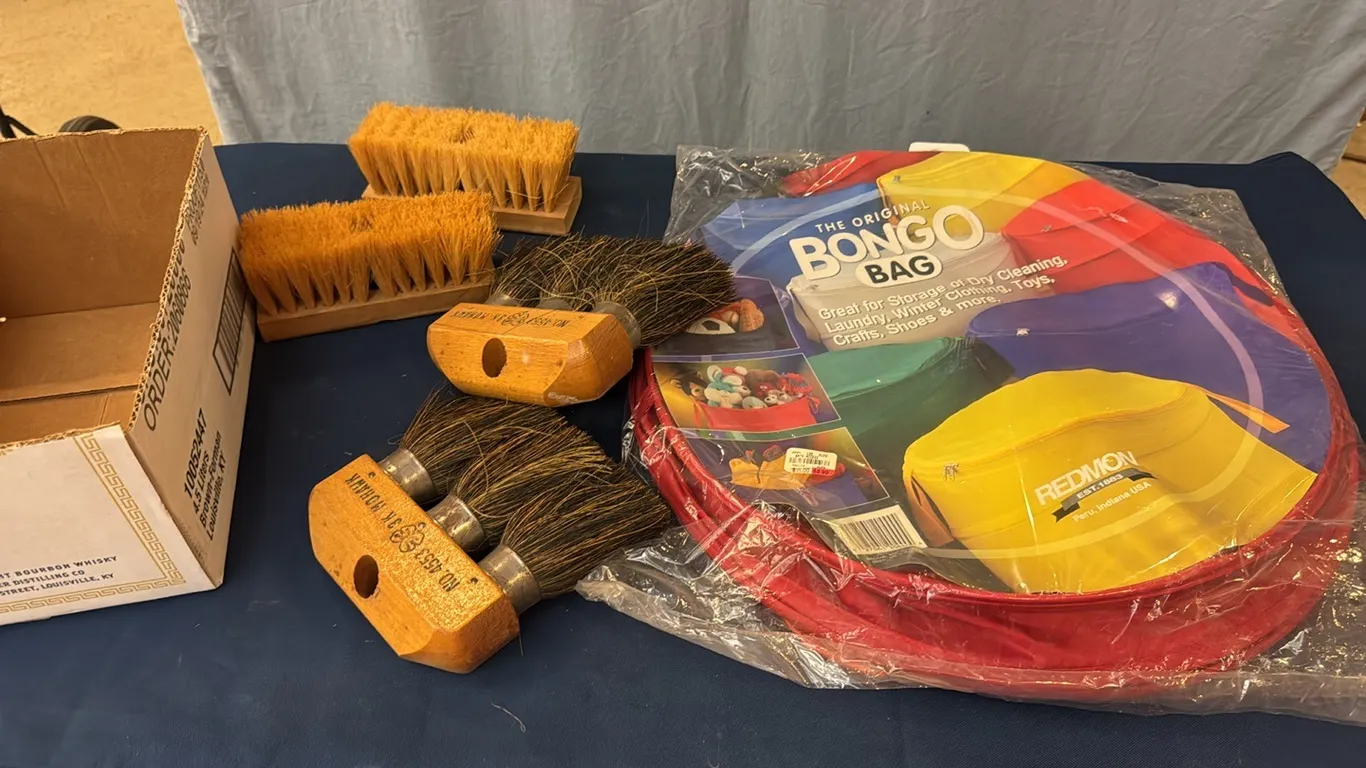 Bongo bag, brushes