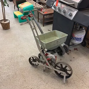 Lawn & Garden Seeder