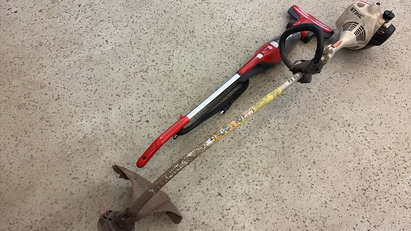 Stihl Trimmer & Dirt Devil Vaccuum