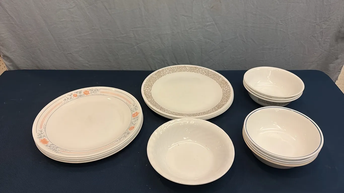 Assorted Correlle Plates & Bowls