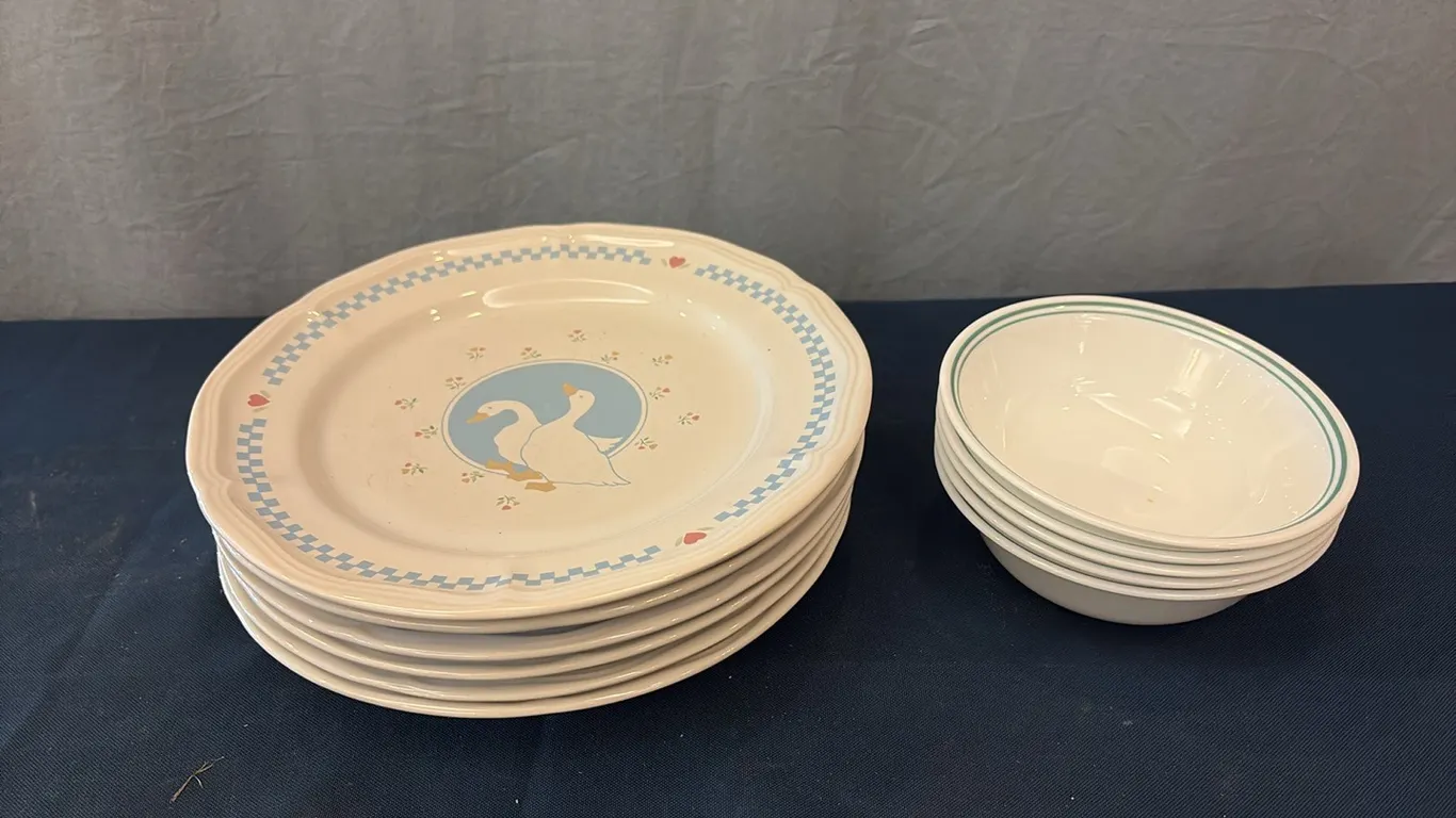 Goose Plates & Bowls