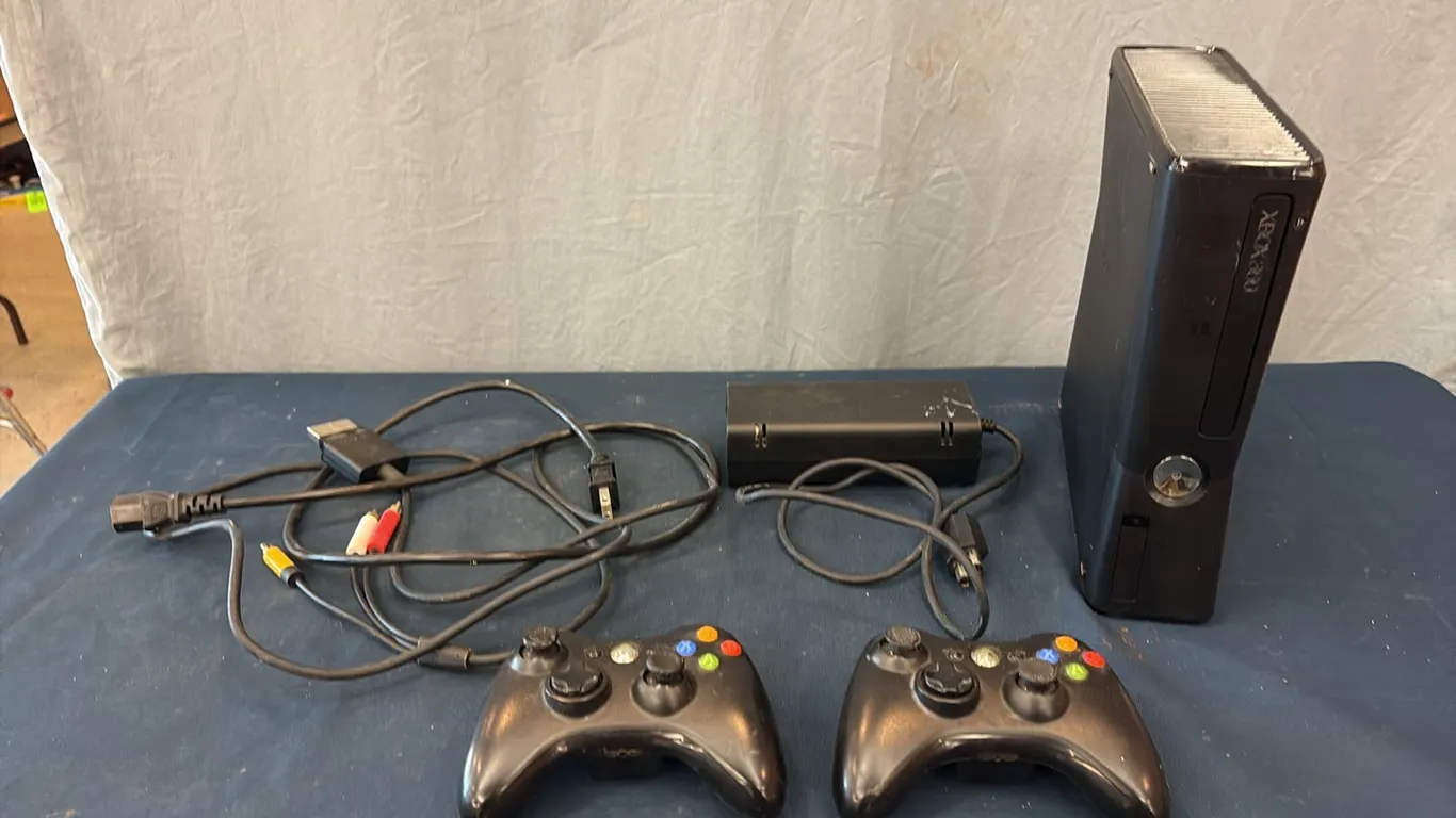 XBOX 360 Gaming System