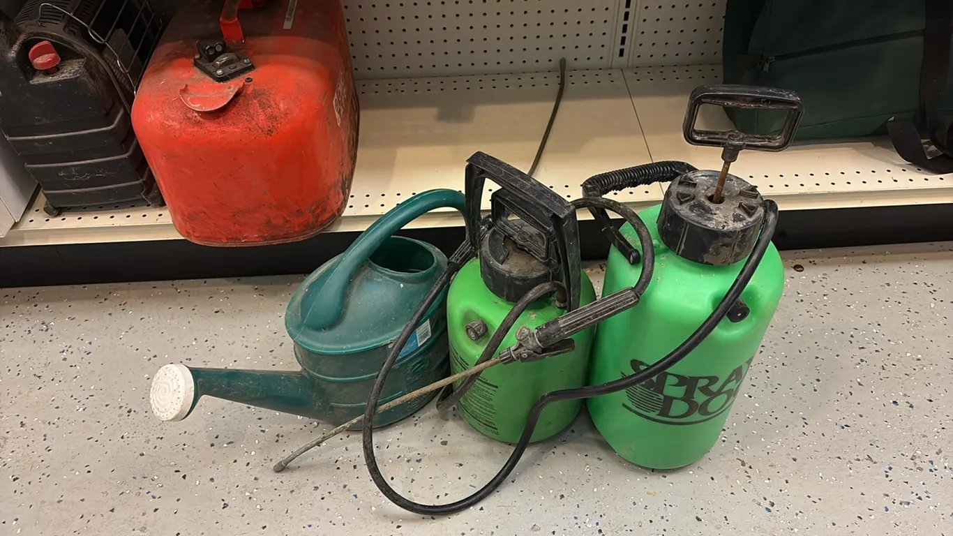 Lawn Sprayers & Watering Can