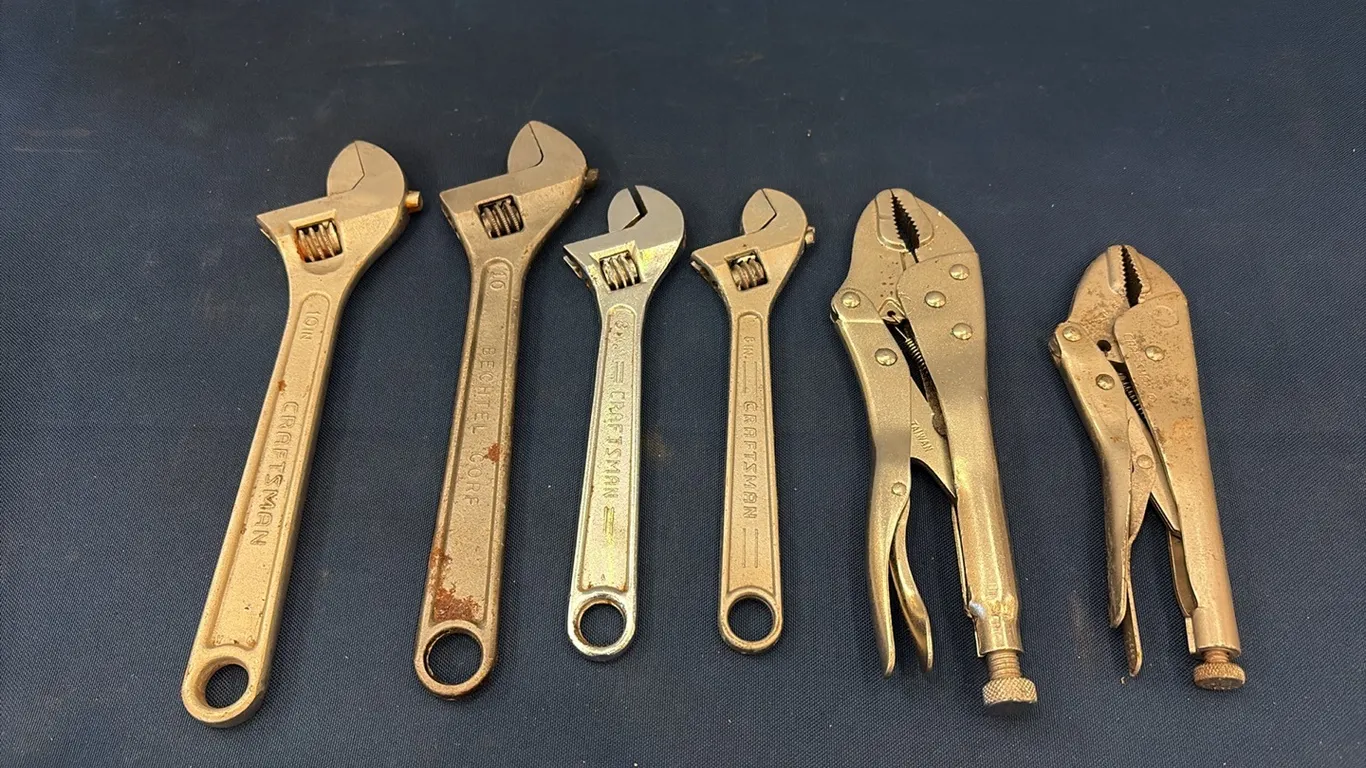 Crescent Wrenches & Locking Pliers